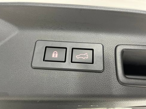 Certified 2025 Subaru Forester Touring AWD/4WD image 38