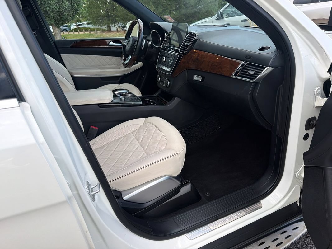 Used 2018 Mercedes-Benz GLS 550 4MATIC image 52