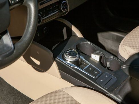 Used 2020 Ford Escape SE image 14