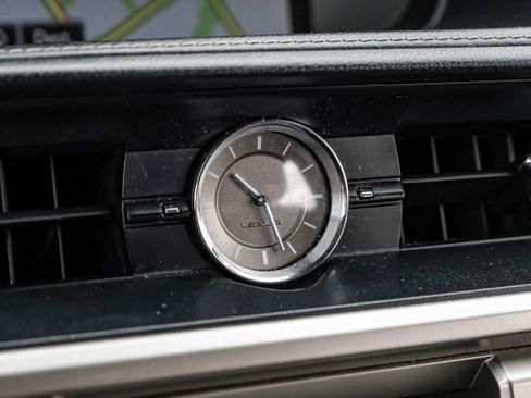 Used 2016 Lexus ES 300h image 37