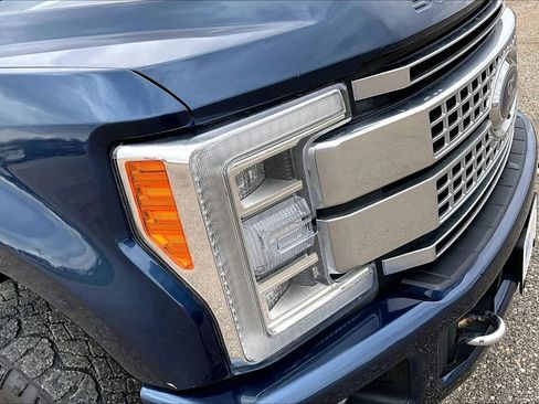 Used 2019 Ford F250 Platinum w/ Platinum Ultimate Package AWD/4WD image 29