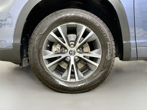 Used 2016 Toyota Highlander XLE FWD image 40