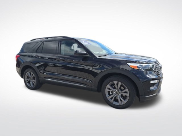 Used 2023 Ford Explorer XLT w/ Equipment Group 202A RWD image 1