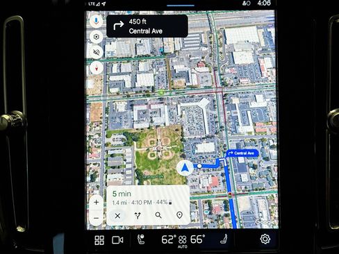 Used 2023 Volvo XC40 Recharge Plus w/ Protection Package Premier image 9