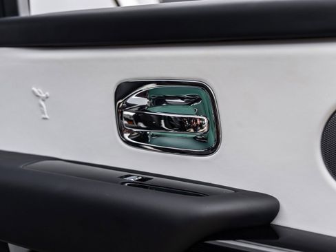Used 2024 Rolls-Royce Cullinan image 41