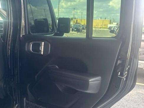 Used 2018 Jeep Wrangler Unlimited Sport S AWD/4WD image 12
