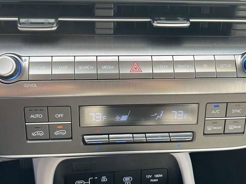 Used 2025 Hyundai Kona SEL image 18