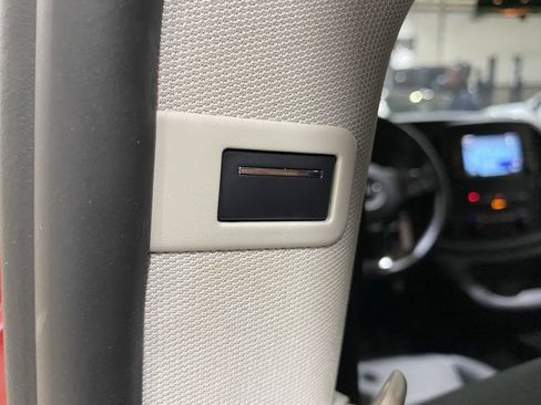Used 2023 Mercedes-Benz Metris Passenger image 22