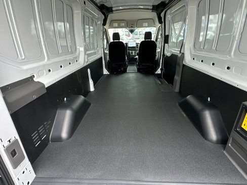 New 2025 Ford E-Transit 148 Medium Roof image 11