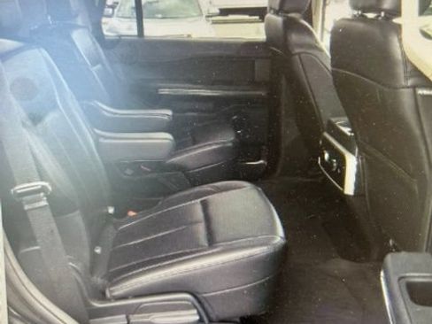 Used 2024 Ford Expedition XLT AWD/4WD image 6