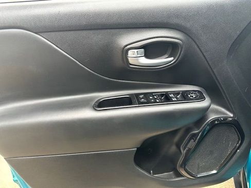 Used 2020 Jeep Renegade Altitude image 24