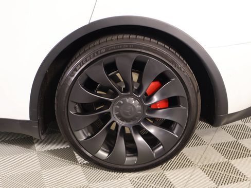 Used 2022 Tesla Model Y Performance AWD/4WD image 17