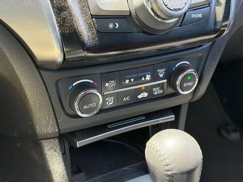 Used 2014 Acura ILX w/ Technology Package FWD image 10