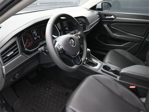 Used 2020 Volkswagen Jetta SE image 18