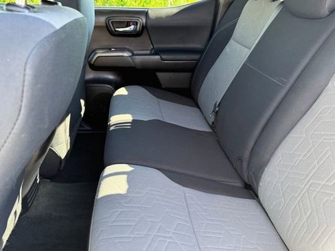 Used 2023 Toyota Tacoma TRD Off-Road w/ Technology Package AWD/4WD image 31