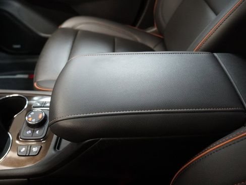 Certified 2023 GMC Acadia AT4 w/ Preferred Package image 20