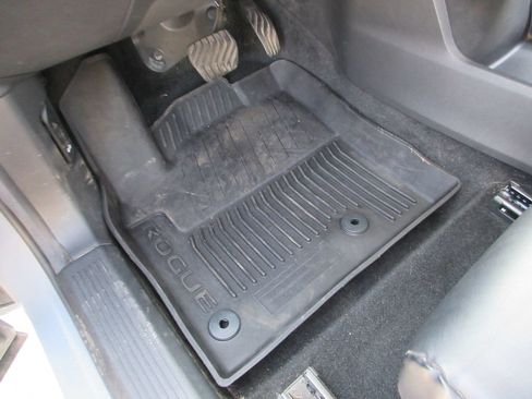 Used 2023 Nissan Rogue SV w/ SV Premium B Package AWD/4WD image 24