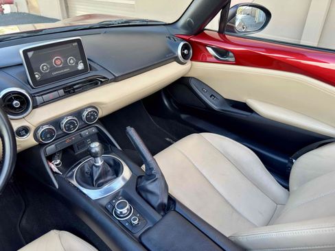 Used 2016 MAZDA MX-5 Miata Grand Touring RWD image 41