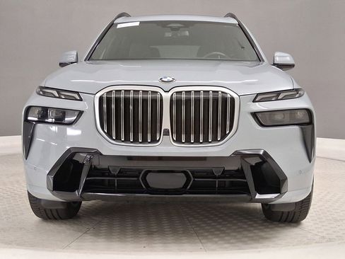 Certified 2024 BMW X7 xDrive40i w/ M Sport Package AWD/4WD image 4