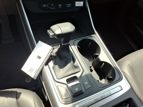 New 2026 Kia Carnival FWD image 24
