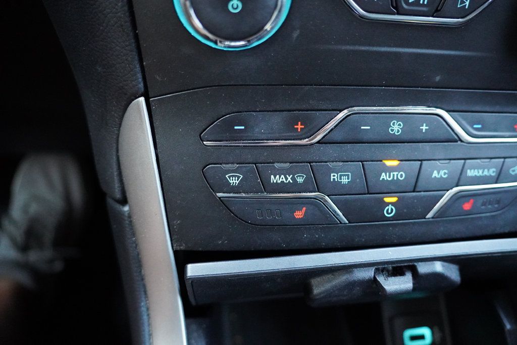 Used 2019 Ford Edge SEL w/ Equipment Group 201A AWD/4WD image 6