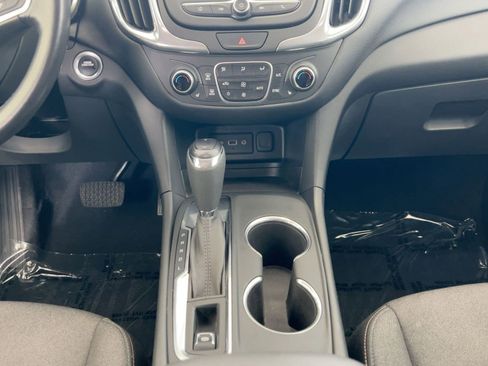 Used 2020 Chevrolet Equinox LT w/ Driver Convenience Package image 19