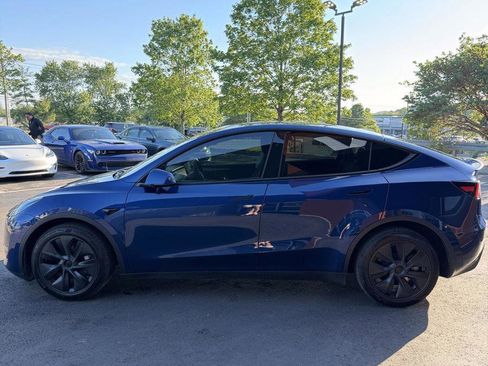 Used 2024 Tesla Model Y Long Range AWD/4WD image 5