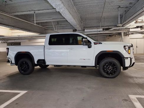 New 2026 GMC Sierra 2500 AT4 w/ Technology Package image 4