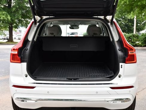 Used 2023 Volvo XC60 B5 Plus w/ Climate Package AWD/4WD image 23