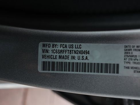 New 2026 RAM 1500 4x4 Crew Cab image 32