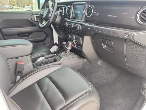 Used 2022 Jeep Wrangler Unlimited Rubicon w/ Trailer Tow Package image 29