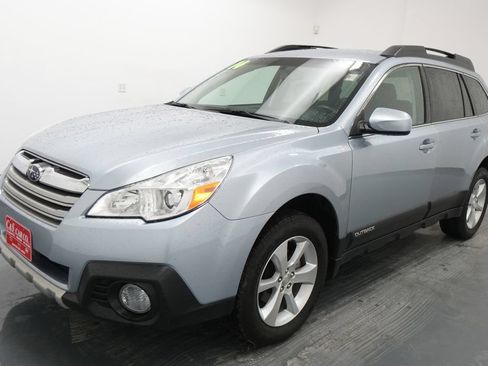 Used 2014 Subaru Outback 2.5i Limited AWD/4WD image 3