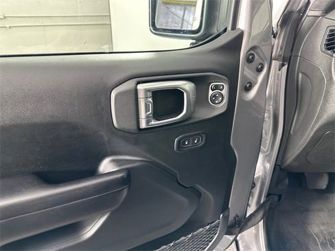 Certified 2019 Jeep Wrangler Sport image 12