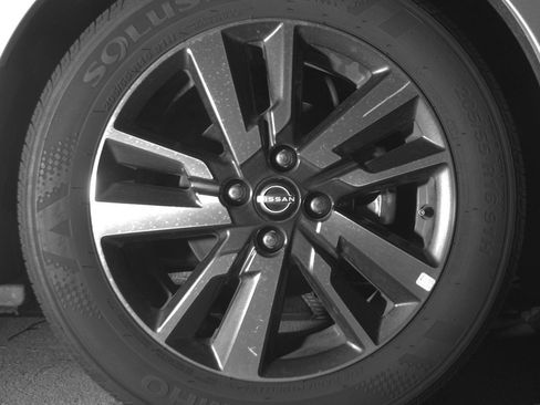 Used 2025 Nissan Versa SV image 13