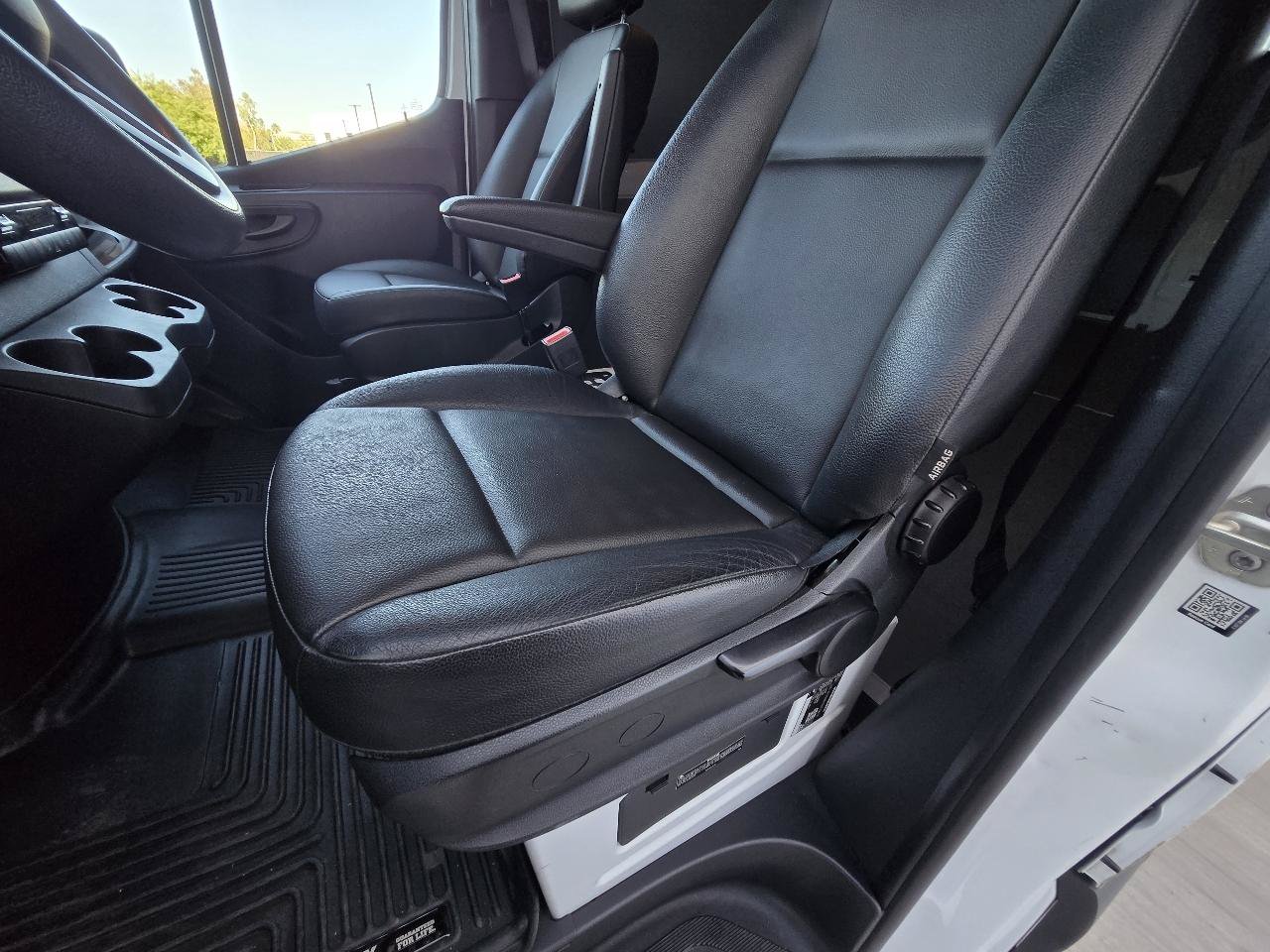 Used 2022 Mercedes-Benz Sprinter 2500 image 24