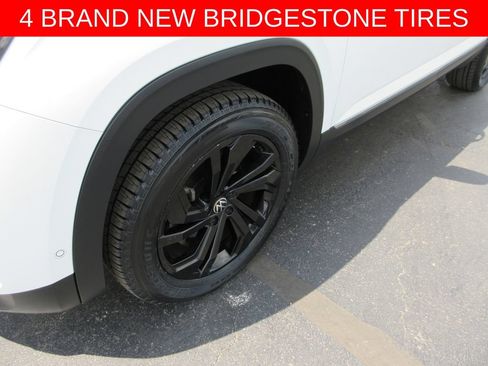 Used 2021 Volkswagen Atlas Cross Sport SEL Premium AWD/4WD image 3
