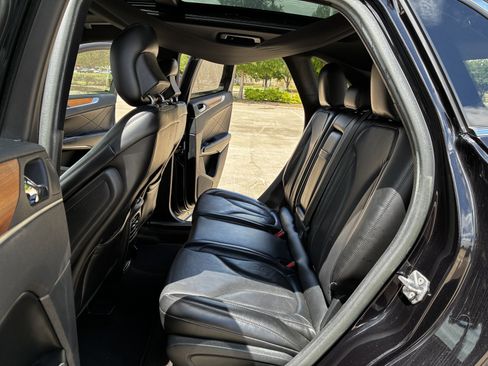 Used 2019 Lincoln MKC Reserve w/ MKC Climate Package FWD image 25