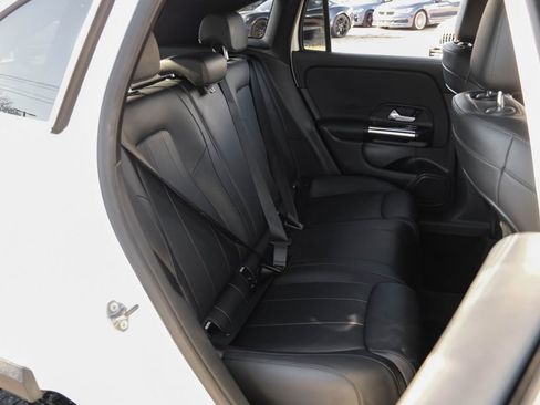 Used 2021 Mercedes-Benz GLA 250 image 34