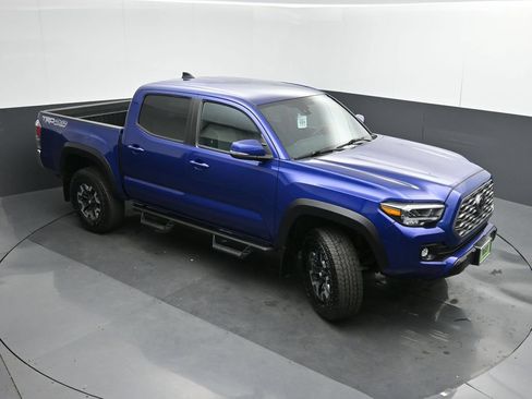 Used 2023 Toyota Tacoma TRD Off-Road w/ Black Out Package (TMS) AWD/4WD image 44