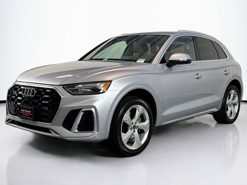 Used 2022 Audi Q5 2.0T Premium Plus w/ Premium Plus Package AWD/4WD image 1