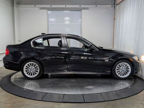 Used 2011 BMW 335i xDrive Sedan AWD/4WD image 10
