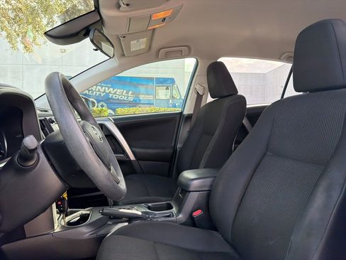 Used 2017 Toyota RAV4 LE image 9