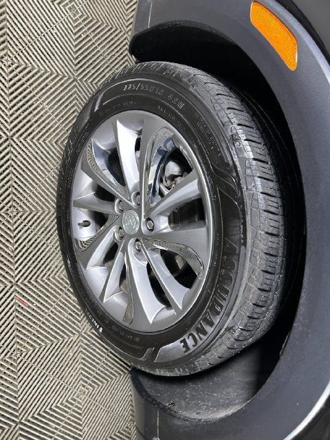 Used 2023 Buick Encore GX Essence w/ Experience Buick Package FWD image 10