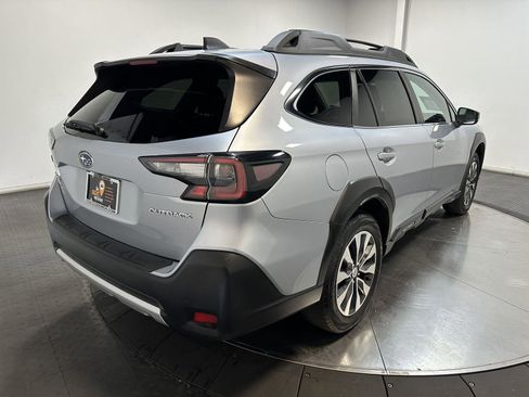 Used 2023 Subaru Outback Limited AWD/4WD image 13