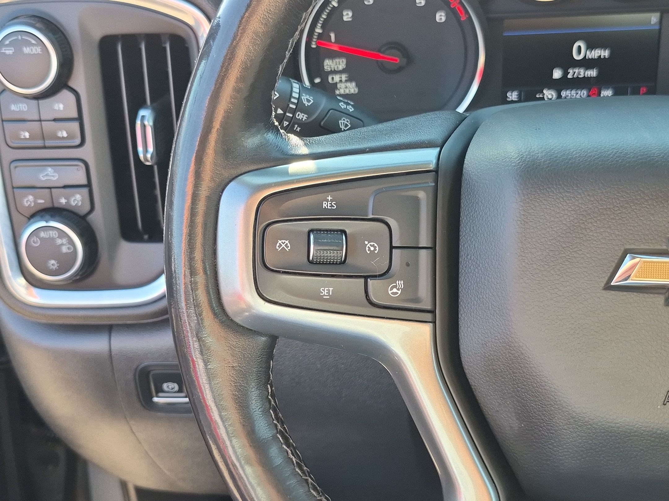 Used 2022 Chevrolet Silverado 1500 LT AWD/4WD image 17