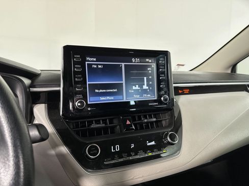 Used 2021 Toyota Corolla LE image 25