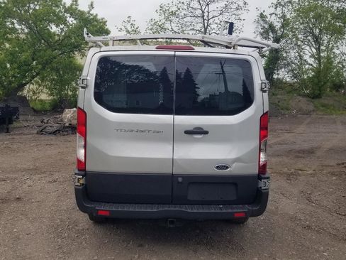 Used 2016 Ford Transit 250 130 Low Roof RWD image 4