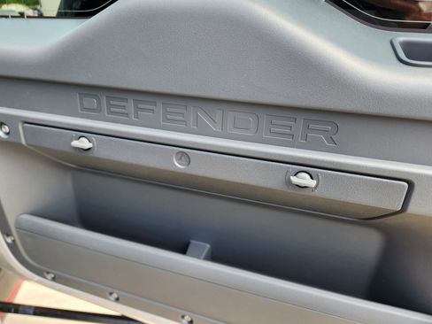 New 2026 Land Rover Defender 110 X-Dynamic SE AWD/4WD image 32