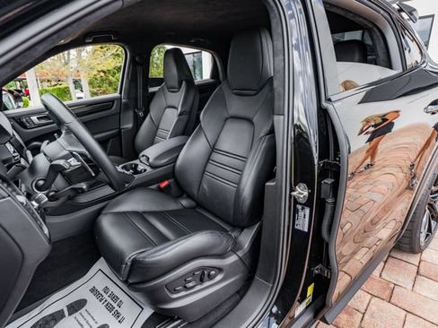 Used 2023 Porsche Cayenne Turbo GT AWD/4WD image 20