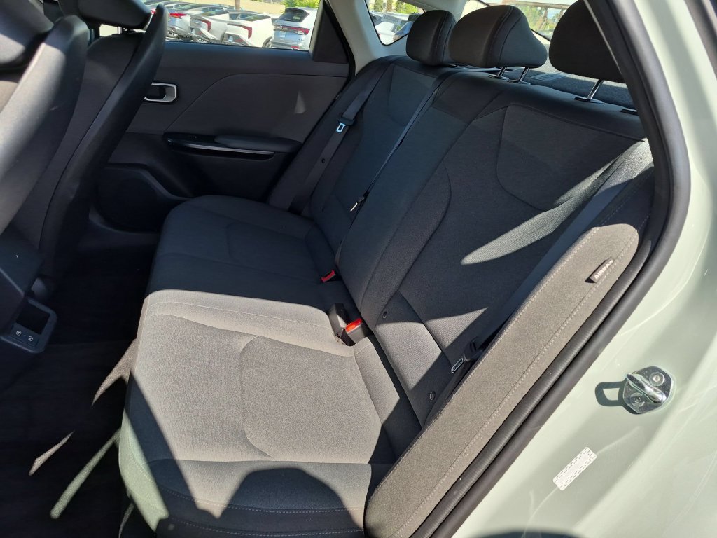 Used 2025 Kia K4 FWD image 28